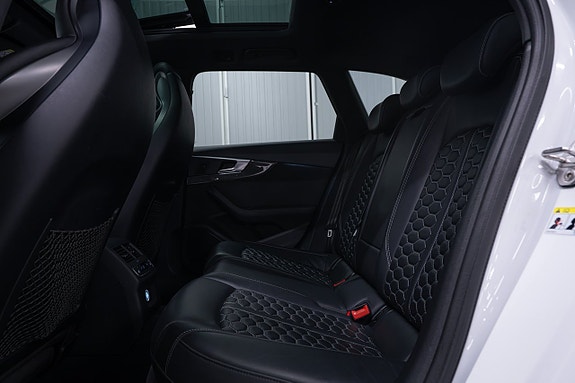 Audi RS4 15 of 30