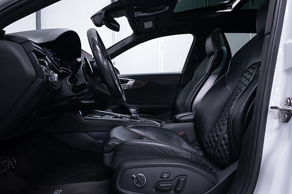 Audi RS4 11 of 30