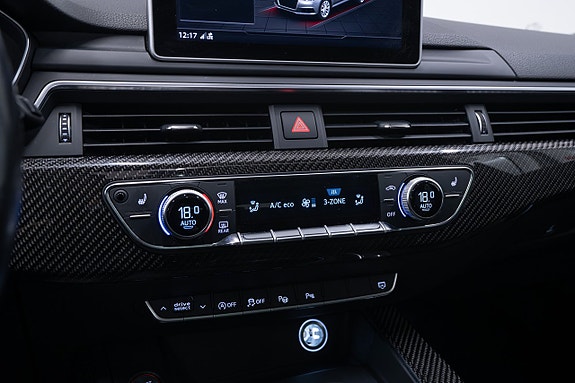 Audi RS4 25 of 30