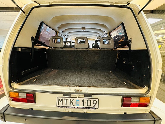 Volkswagen Caravelle 5 of 5