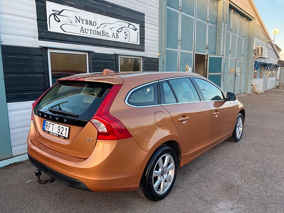 Volvo V60 3 of 5