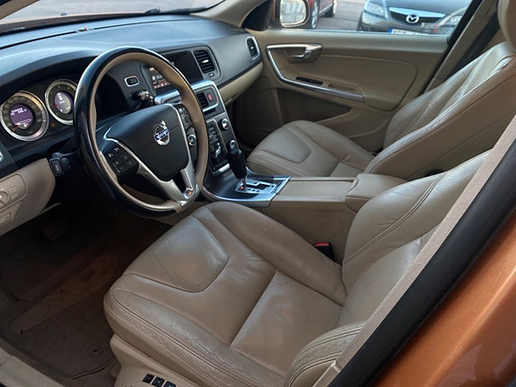 Volvo V60 5 of 5