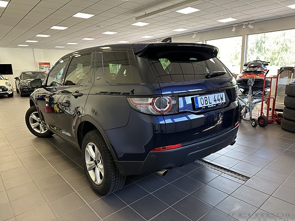 Land Rover Discovery Sport 3 of 5