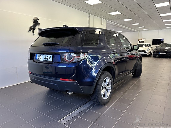 Land Rover Discovery Sport 2 of 5
