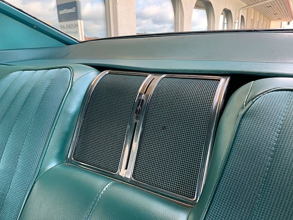 Oldsmobile Toronado 15 of 25