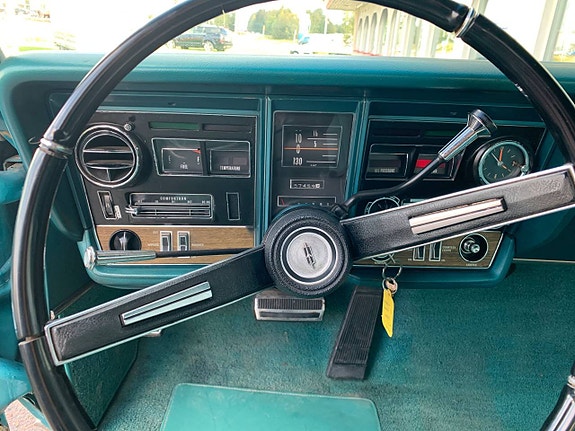 Oldsmobile Toronado 9 of 25