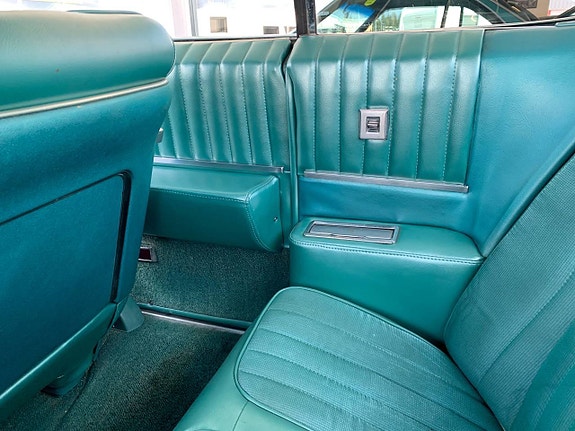 Oldsmobile Toronado 14 of 25