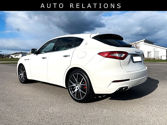Maserati Levante 3 of 5