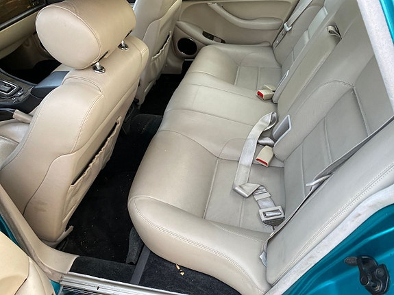Jaguar XJ 5 of 17