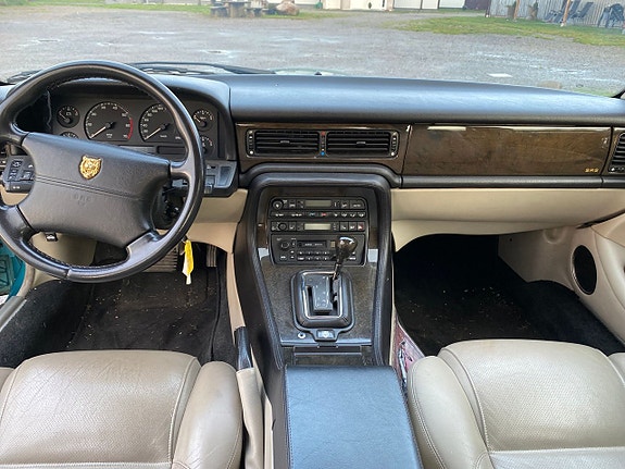 Jaguar XJ 6 of 17