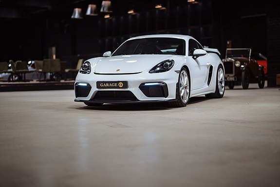 Porsche Cayman GT4