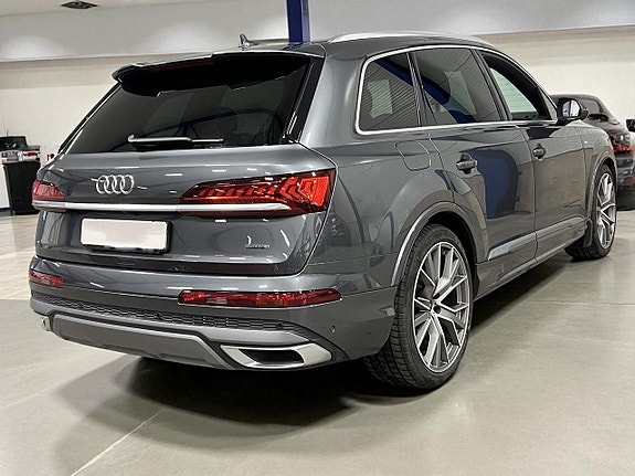 Audi Q7 3 of 5