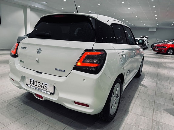 Suzuki Swift 8 of 14