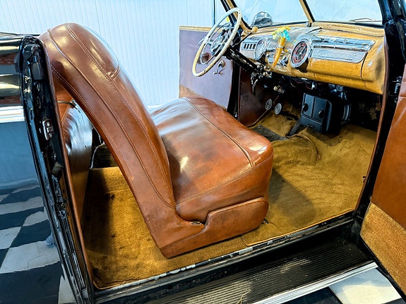 Ford Super Deluxe 26 of 30