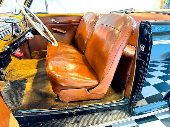 Ford Super Deluxe 18 of 30