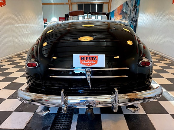 Ford Super Deluxe 11 of 30