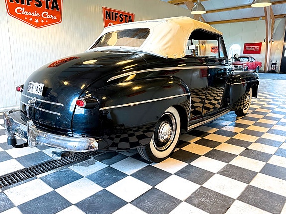 Ford Super Deluxe 10 of 30