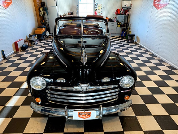 Ford Super Deluxe 4 of 5