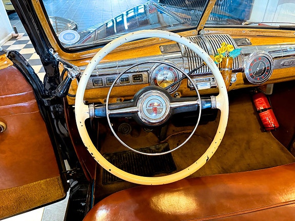 Ford Super Deluxe 19 of 30