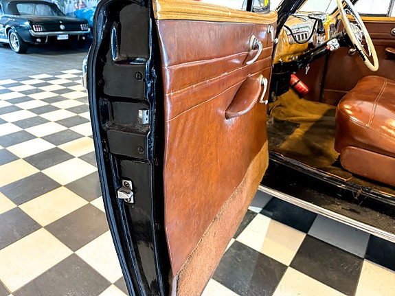 Ford Super Deluxe 22 of 30