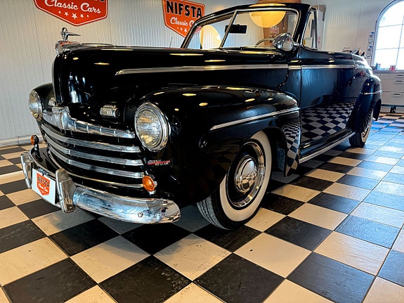Ford Super Deluxe 2 of 5