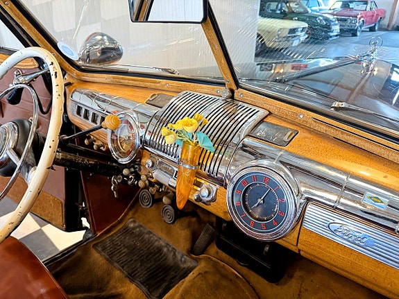 Ford Super Deluxe 25 of 30