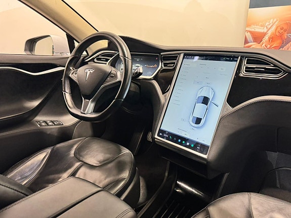 Tesla Model S 2 of 17