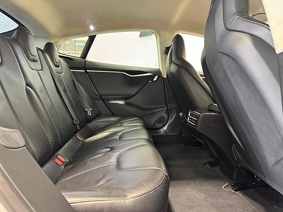 Tesla Model S 13 of 17