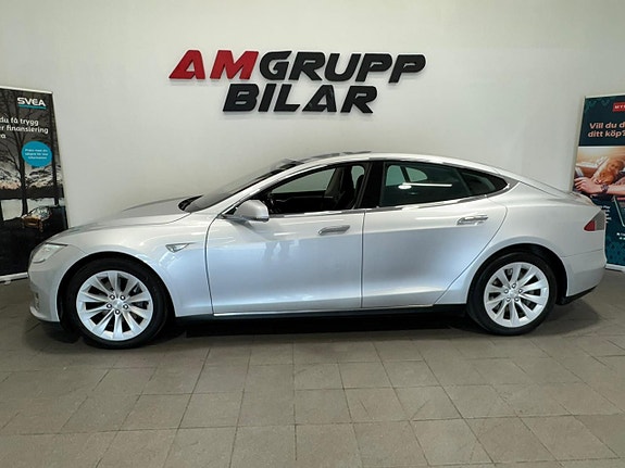 Tesla Model S 4 of 17