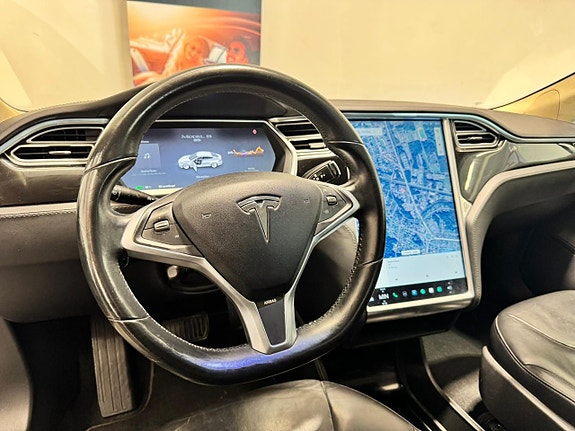 Tesla Model S 17 of 17