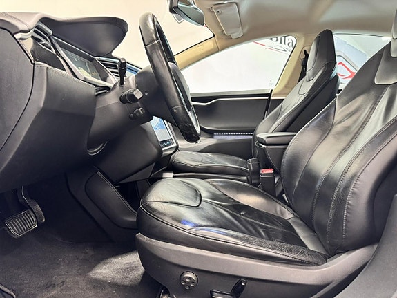 Tesla Model S 15 of 17
