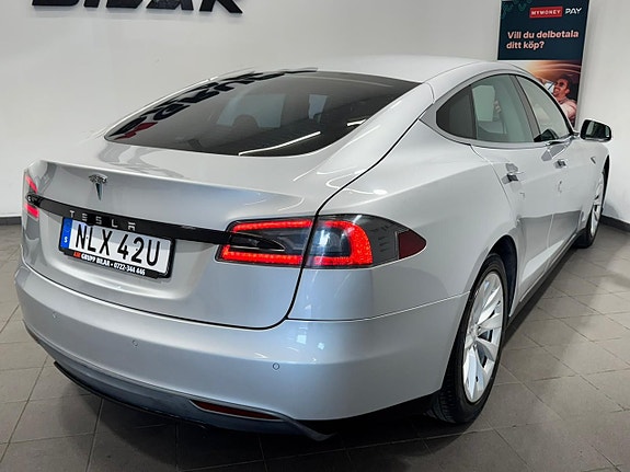 Tesla Model S 11 of 17