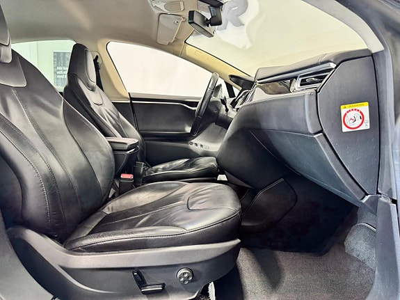 Tesla Model S 9 of 17