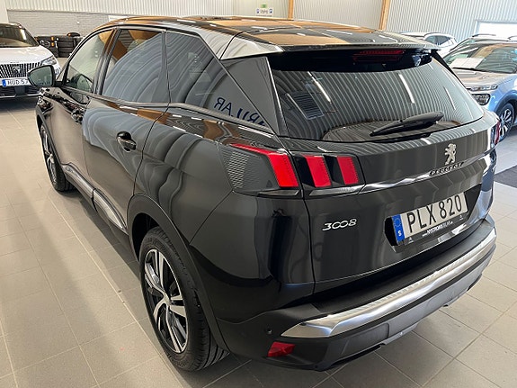 Peugeot 3008 3 of 5