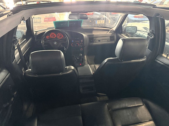 BMW 320 8 of 14
