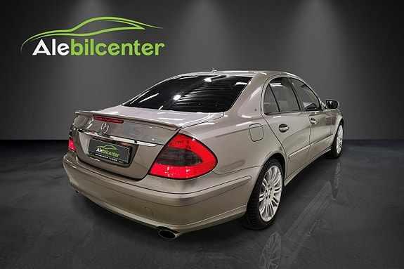 Mercedes-Benz E200 5 of 5