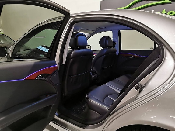 Mercedes-Benz E200 12 of 23