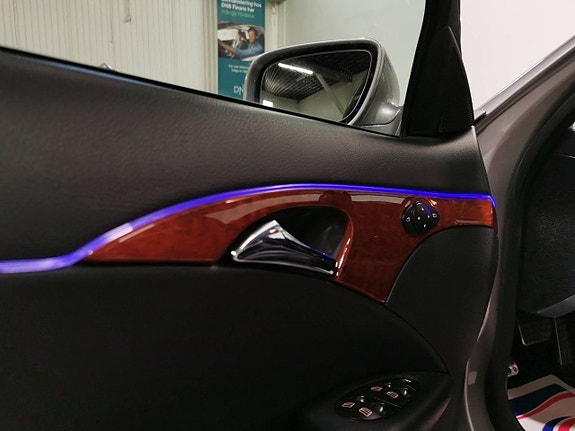 Mercedes-Benz E200 13 of 23