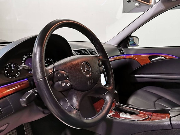 Mercedes-Benz E200 15 of 23