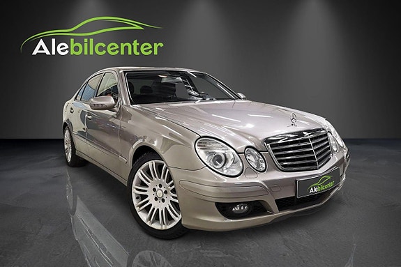 Mercedes-Benz E200 2 of 5