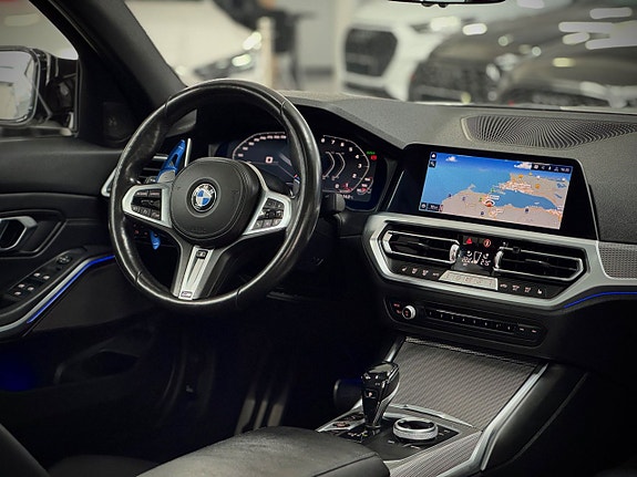 BMW 330i 17 of 21