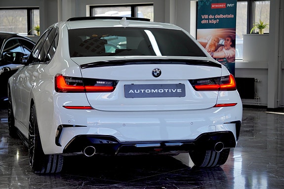 BMW 330i 6 of 21