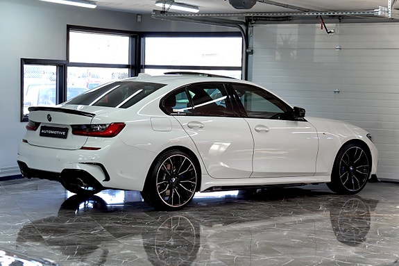 BMW 330i 5 of 21