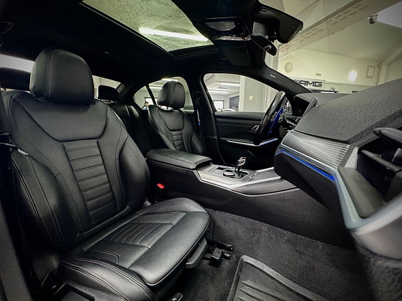 BMW 330i 10 of 21
