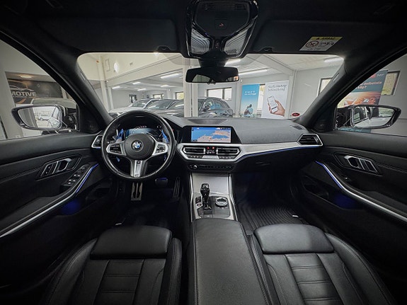 BMW 330i 13 of 21