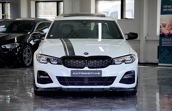 BMW 330i 2 of 21