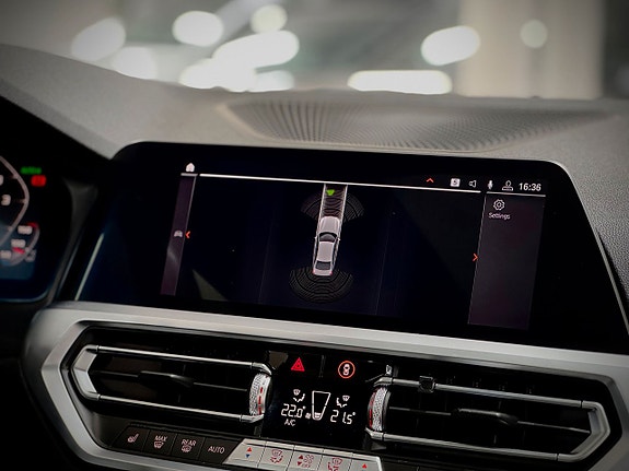 BMW 330i 20 of 21