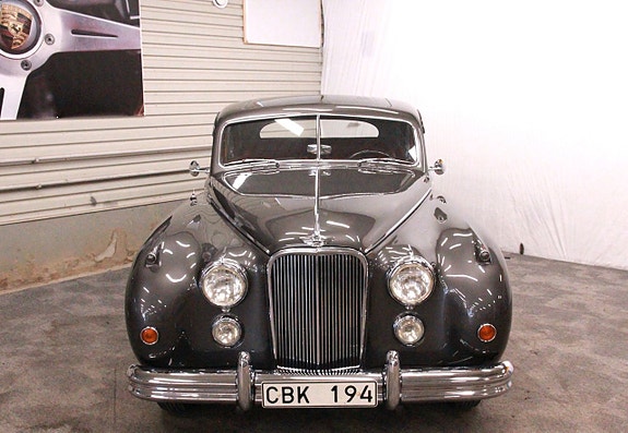 Jaguar Mark VII 2 of 5