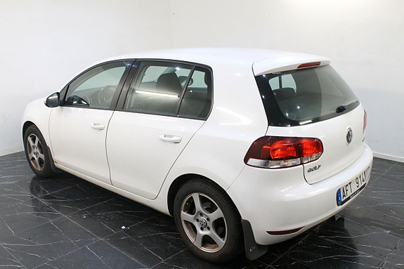 Volkswagen Golf VI 5 of 9