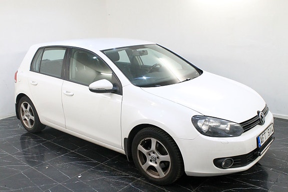 Volkswagen Golf VI 2 of 9